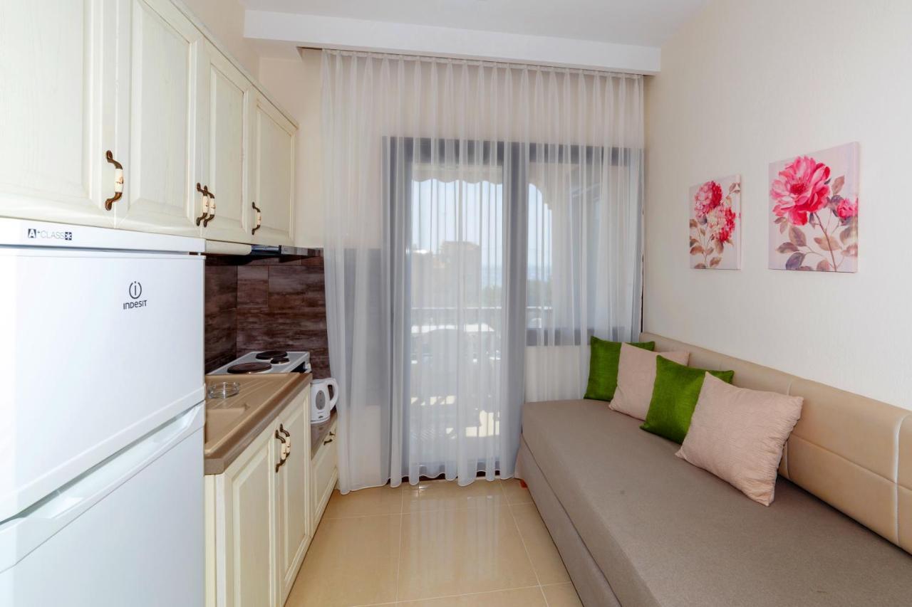 Apartments Kassandrinos-Maria Nikiti  Bagian luar foto